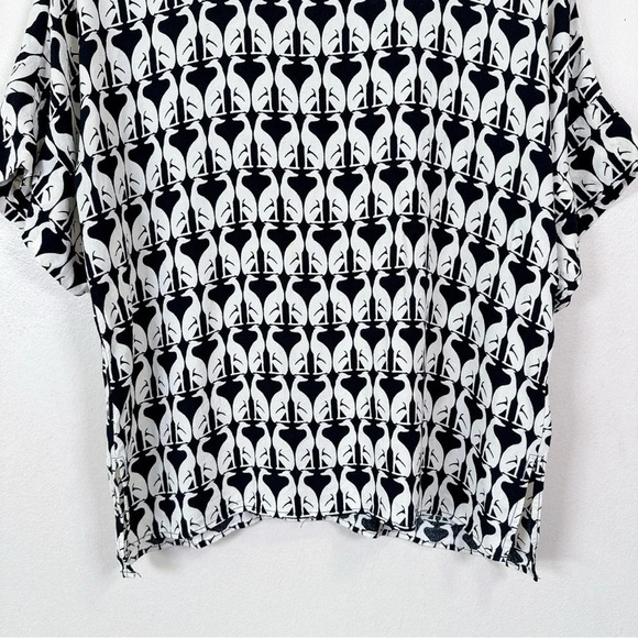 H&M Womens Size 12 Short Sleeve Fun Print Over Blouse - Picture 5 of 10